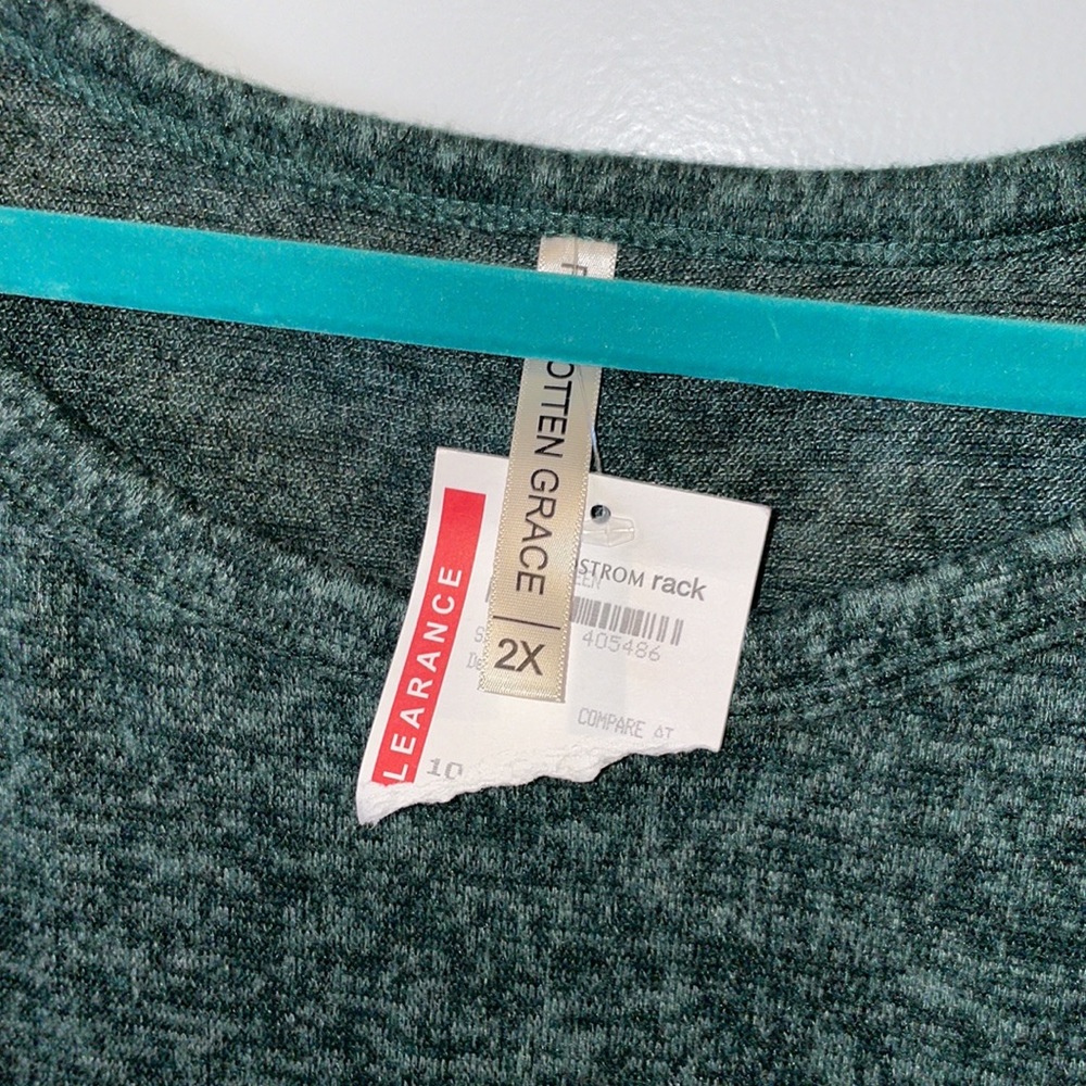 Forgotten Grace Top - Picture 2 of 2